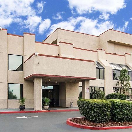 San Bernandino Inn & Suites San Bernardino Bagian luar foto