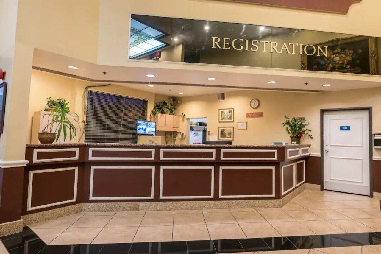 San Bernandino Inn & Suites San Bernardino Bagian luar foto
