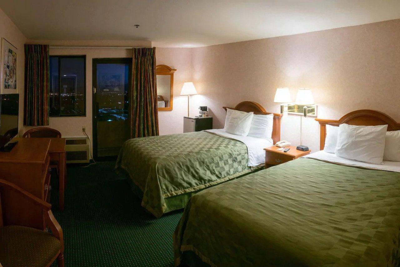 San Bernandino Inn & Suites San Bernardino Bagian luar foto