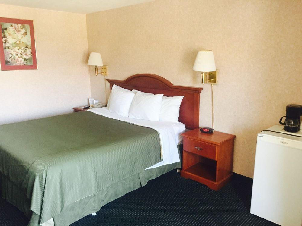 San Bernandino Inn & Suites San Bernardino Bagian luar foto