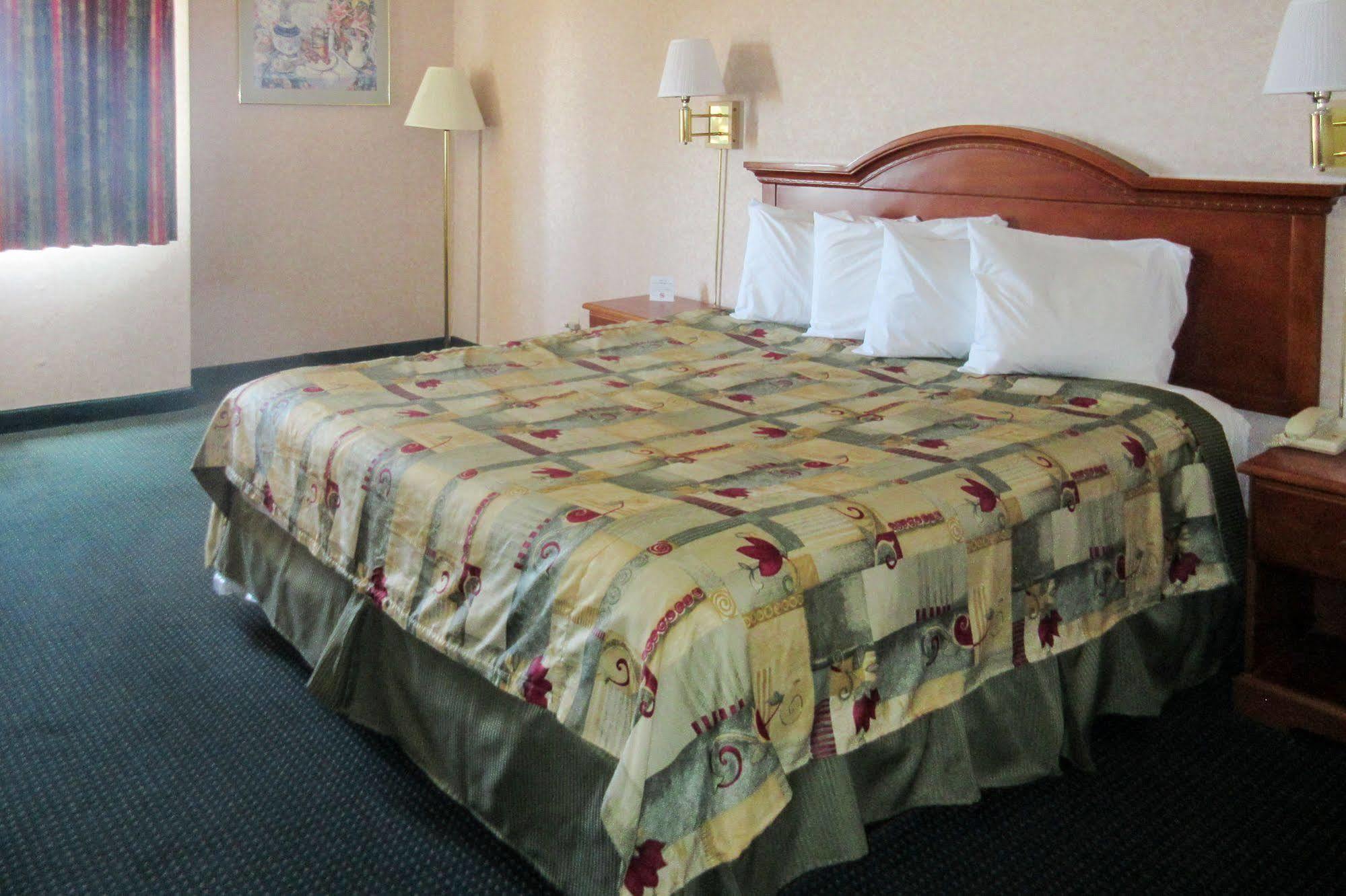 San Bernandino Inn & Suites San Bernardino Bagian luar foto