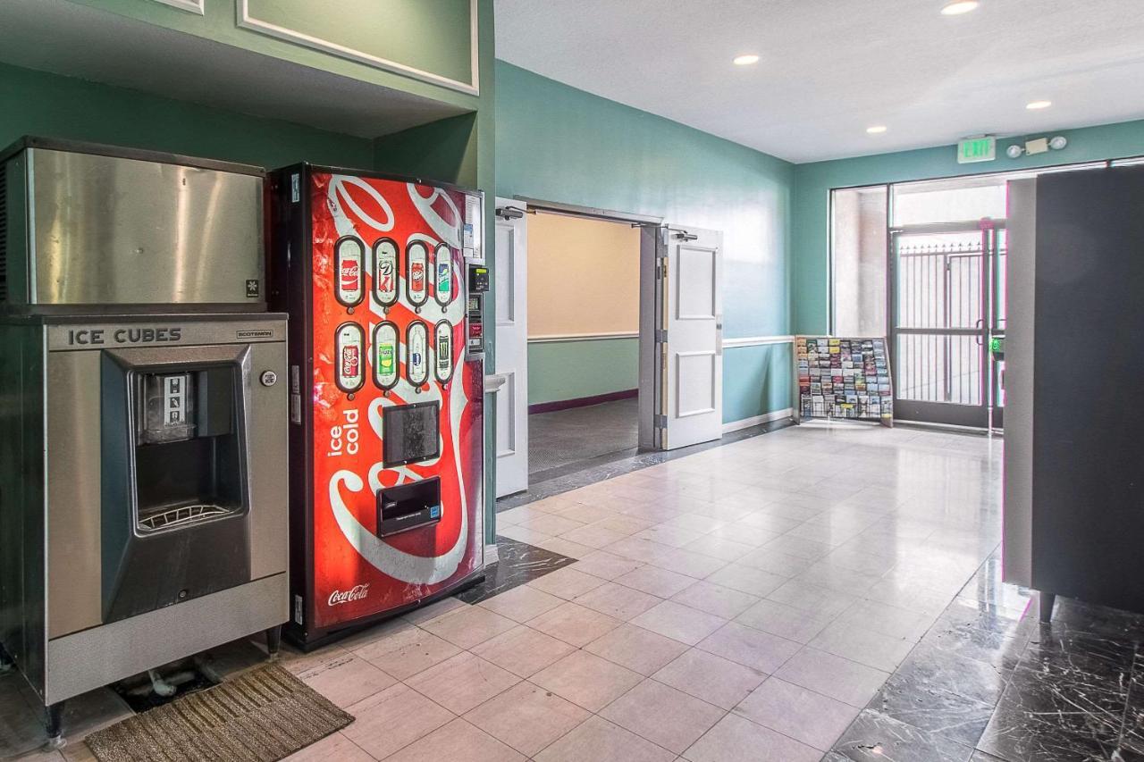 San Bernandino Inn & Suites San Bernardino Bagian luar foto