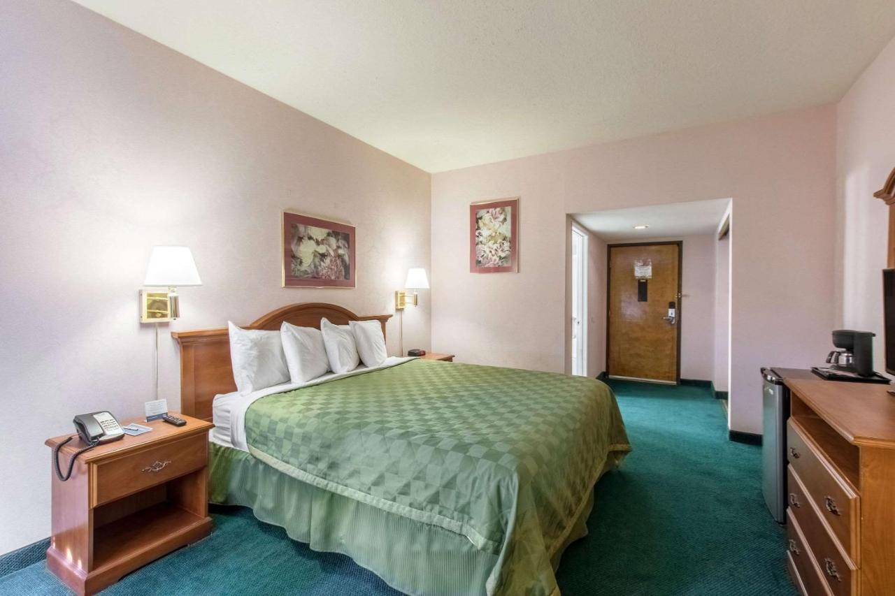 San Bernandino Inn & Suites San Bernardino Bagian luar foto