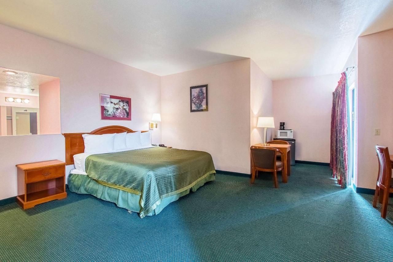 San Bernandino Inn & Suites San Bernardino Bagian luar foto
