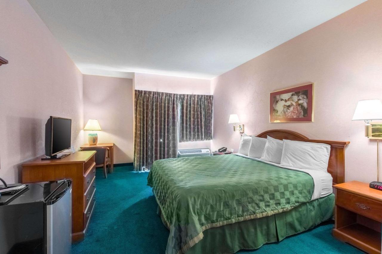 San Bernandino Inn & Suites San Bernardino Bagian luar foto