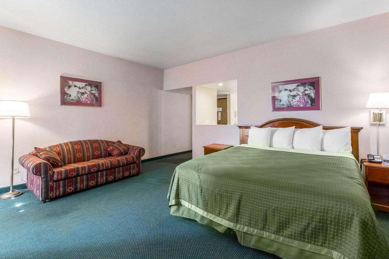 San Bernandino Inn & Suites San Bernardino Bagian luar foto